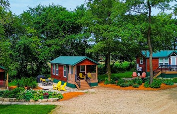 Lena KOA Holiday Photo