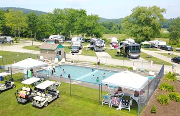 Northampton / Springfield KOA Holiday Photo