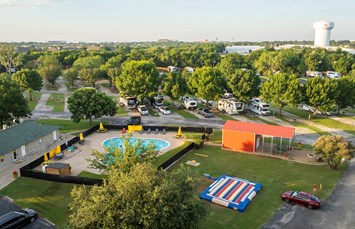 Dallas / Arlington KOA Holiday Photo